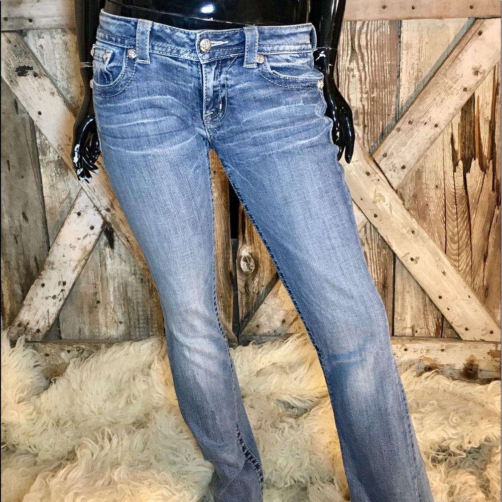 Ladies Miss Me. Denim. Lightly worn. 28/33